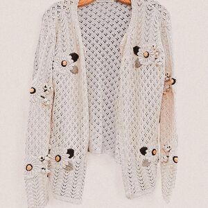 Cottage core vintage daisy flower child cream crotchet knit 3d daisy cardigan S